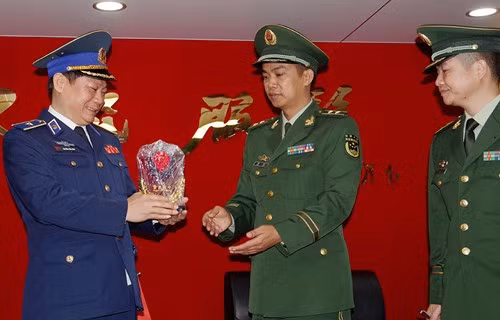 中国海警46305舰开始对越南海防市进行访问 ảnh 3