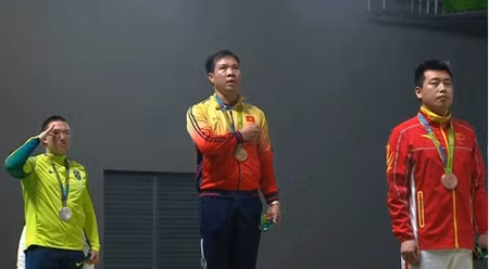 2016年里约奥运会：越南射击选手黄春荣夺得金牌 ảnh 1