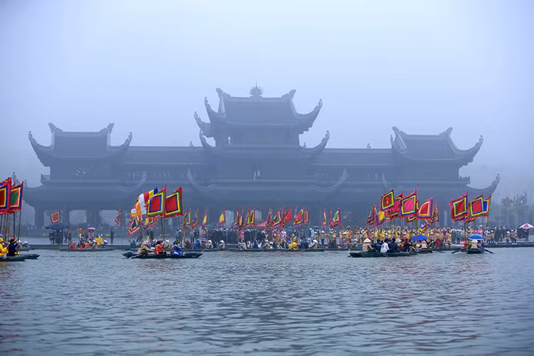 越南河南省是深受游客喜爱的信仰旅游地 ảnh 1