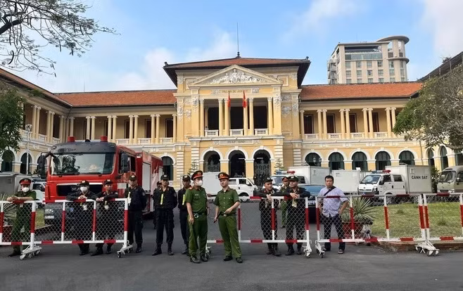 胡志明市人民法院一审开庭审理万盛发集团和SCB银行发生的案件 ảnh 1