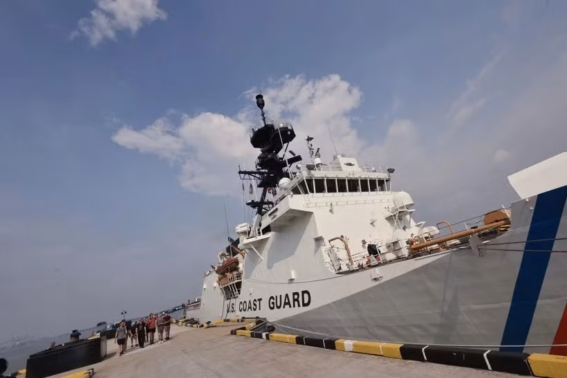 美国海岸警卫队巡逻舰首次停靠马来西亚港口 ảnh 1