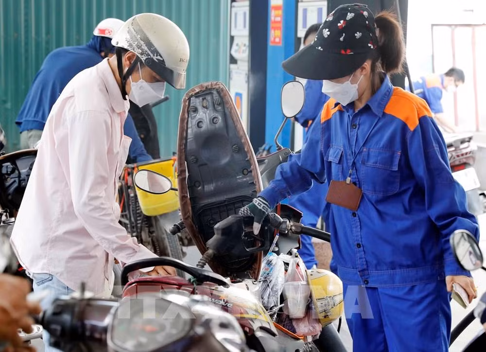 3月28日15时起越南成品油零售价格上调400越盾以上 ảnh 1 3月28日15时起越南成品油零售价格上调400越盾以上 ảnh 1