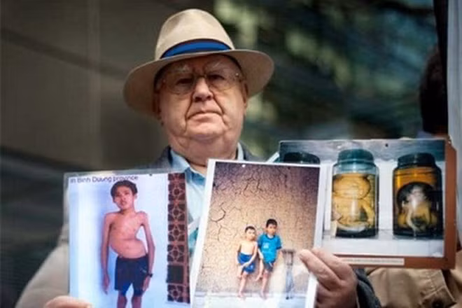 越南举行悼念仪式　缅怀越英友好协会秘书长莱恩阿尔迪 ảnh 1