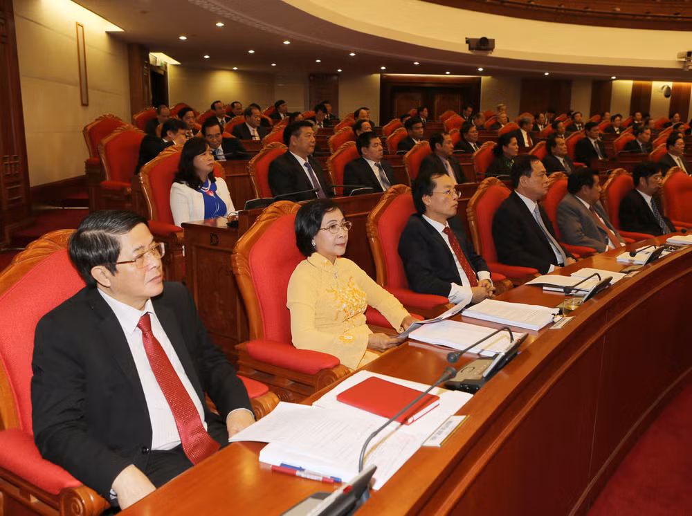 越共十一届十三中全会第七天新闻公报 ảnh 1