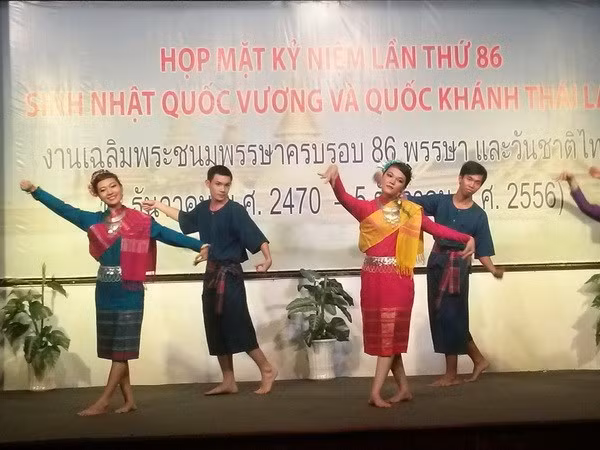 泰国国王88华诞暨泰国国庆88周年庆典在越南胡志明市举行 ảnh 1 泰国国王88华诞暨泰国国庆88周年庆典在越南胡志明市举行 ảnh 1