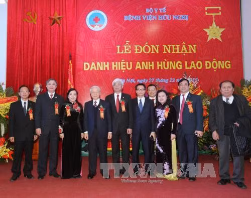 越南友谊医院荣获“劳动英雄”称号 ảnh 1