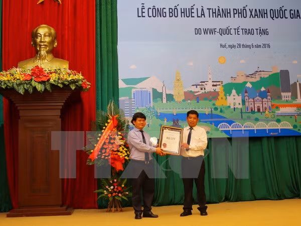 越南顺化市荣获世界自然基金会“2016年国家绿色城市”称号 ảnh 1 越南顺化市荣获世界自然基金会“2016年国家绿色城市”称号 ảnh 1