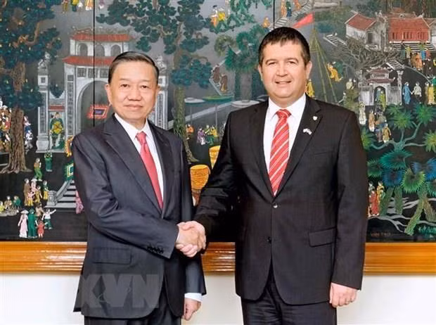 越南公安部与捷克共和国内务部加强打击犯罪的合作 ảnh 1