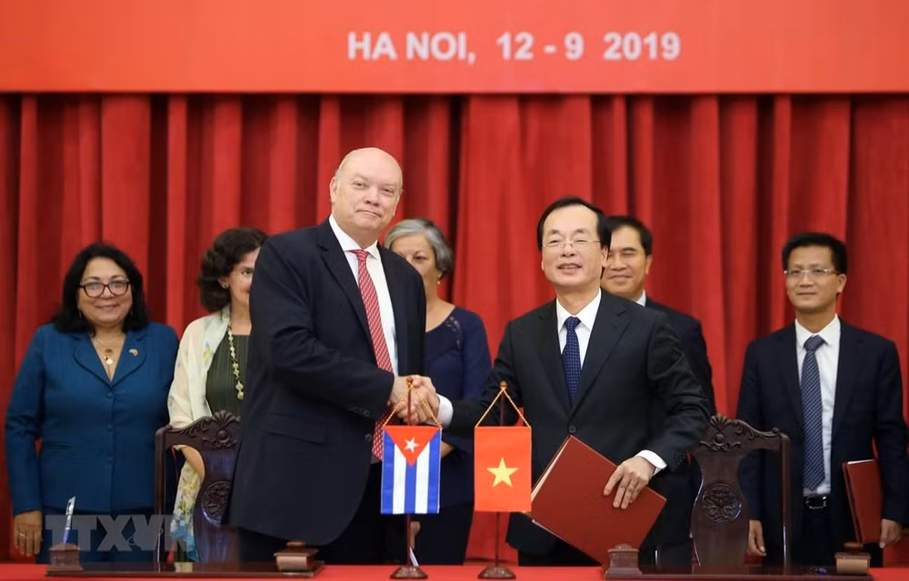 越南与古巴政府间联合委员会第37次会议闭幕 ảnh 1 越南与古巴政府间联合委员会第37次会议闭幕 ảnh 1