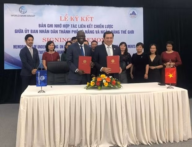 岘港市与世界银行签署战略对接备忘录 ảnh 1 岘港市与世界银行签署战略对接备忘录 ảnh 1