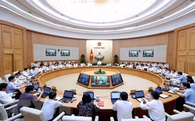 越南政府发布8月份例行会议决议：确保重点工程项目按期保质完成 ảnh 1