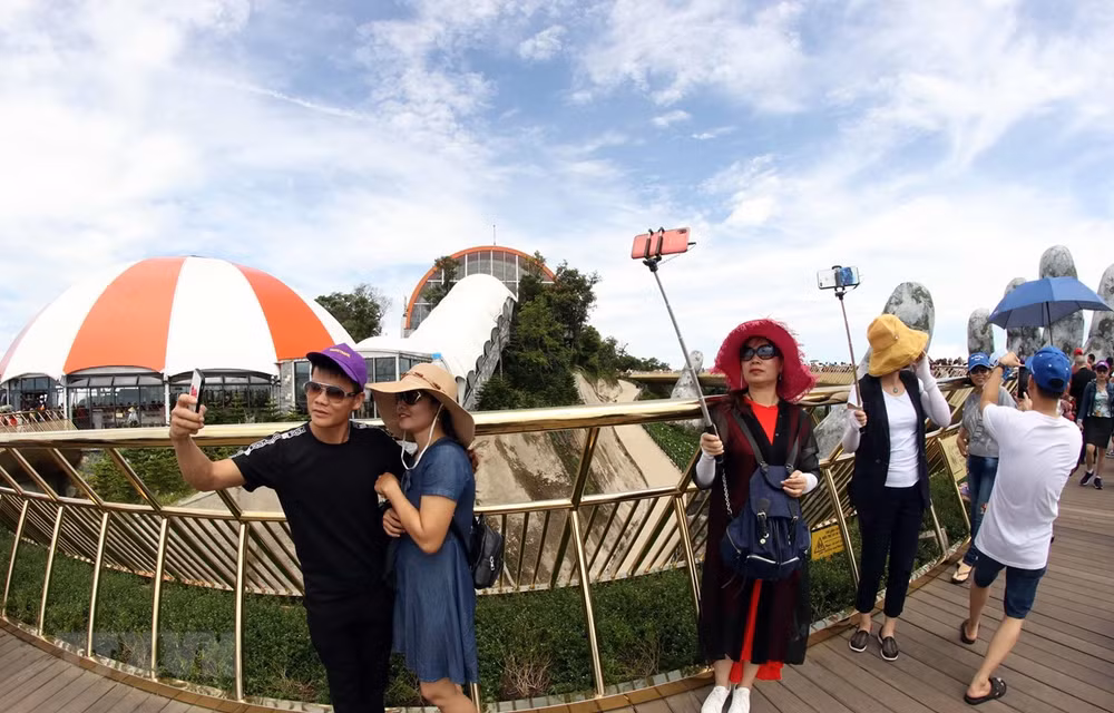 岘港市多措并举刺激旅游消费 力争接待游客量240万人次 ảnh 1