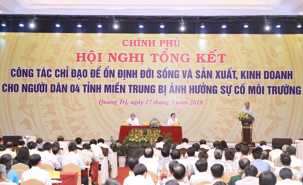 阮春福:处理台塑越南钢铁厂海洋环境污染事故为地方政府提供了重要的经验和教训 ảnh 1 阮春福:处理台塑越南钢铁厂海洋环境污染事故为地方政府提供了重要的经验和教训 ảnh 1