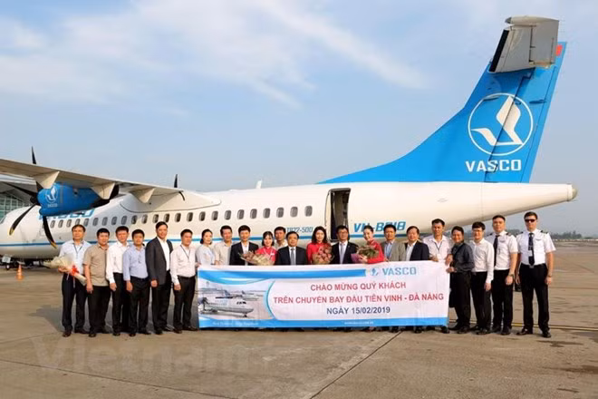 越南航空飞行服务公司正式开通荣市飞往岘港市航线 ảnh 1