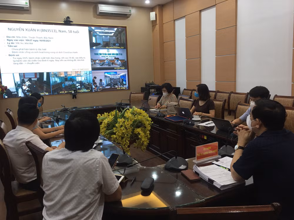 新冠肺炎疫情:医疗专家远程会诊危重病例 ảnh 1 新冠肺炎疫情:医疗专家远程会诊危重病例 ảnh 1