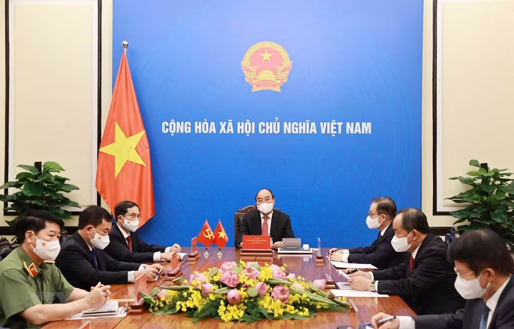  越南国家主席阮春福与中共中央总书记、国家主席习近平通电话 ảnh 1