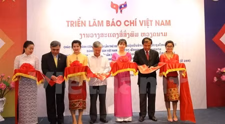 越南刊物展在老挝开幕 ảnh 1