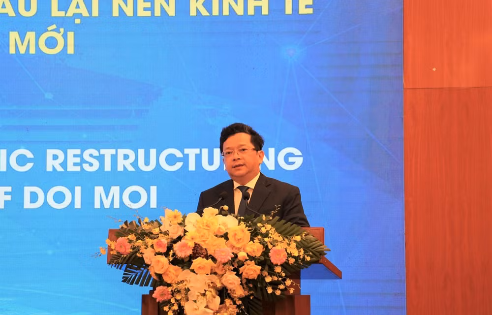 经济专家：经济结构调整要考虑市场的地位 ảnh 1