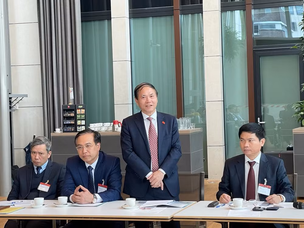 越南河南省在荷兰举行投资促进会 ảnh 1