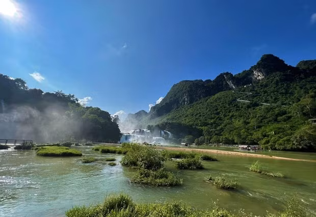 确保板约—德天瀑布景观区于10月按期投资入试运行 ảnh 1