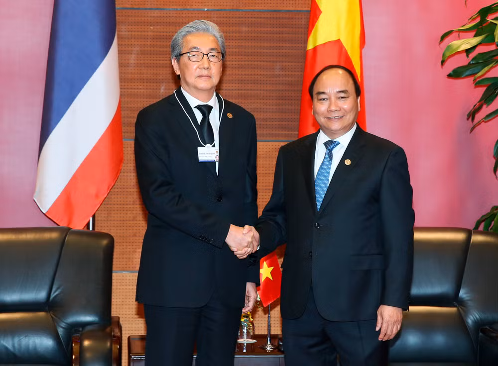 越南政府总理阮春福会见泰国副总理颂吉·乍都斯披塔 ảnh 1