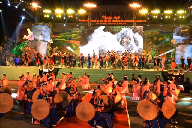 2016年西北地区各民族文化体育旅游节热闹开场 ảnh 3