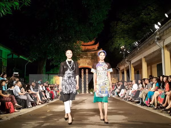 越南将“奥黛”发展成为独特的旅游产品 ảnh 3