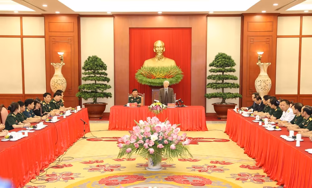 阮富仲：在反腐败反浪费斗争中，军队应发挥模范带头作用 ảnh 1