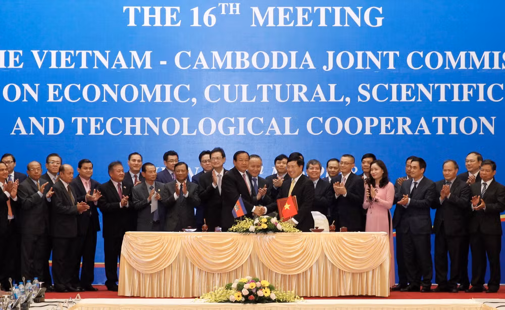 越南与柬埔寨经济文化科技混合委员会第16次会议在河内举行 ảnh 3