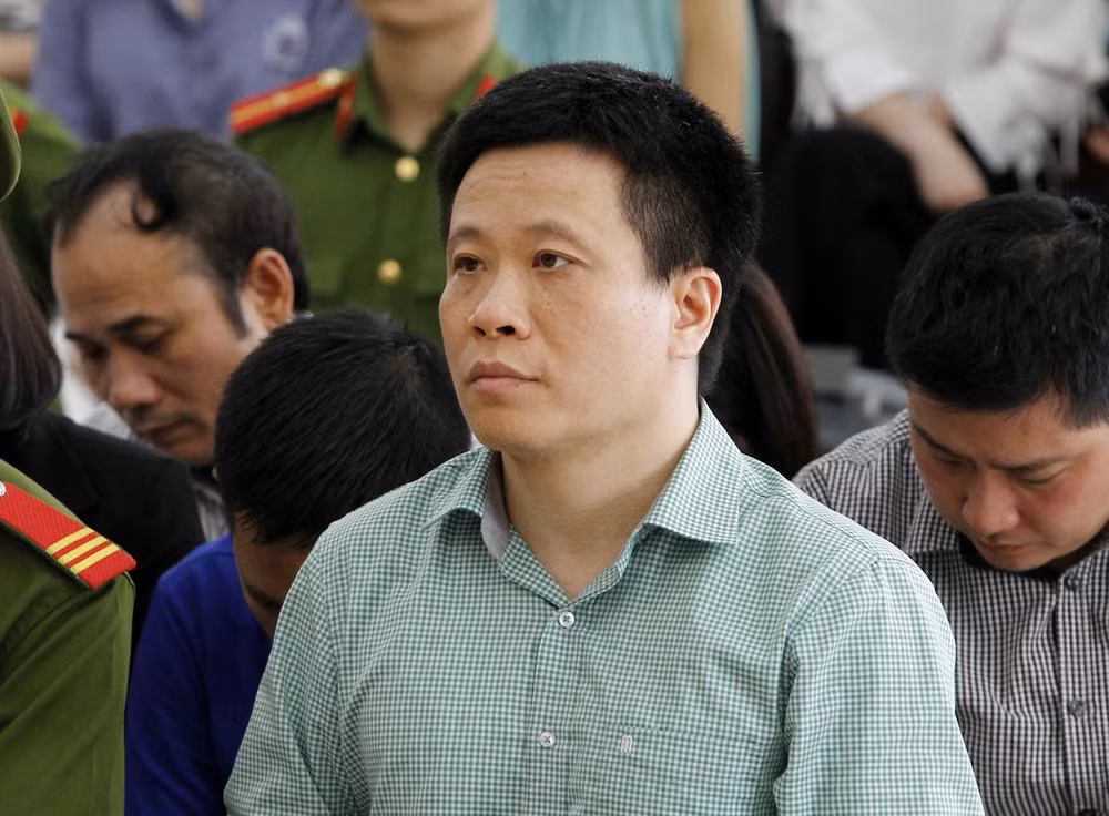 何文深贪污案二审作出判决：维持对何文深与阮春山的一审判决 ảnh 2