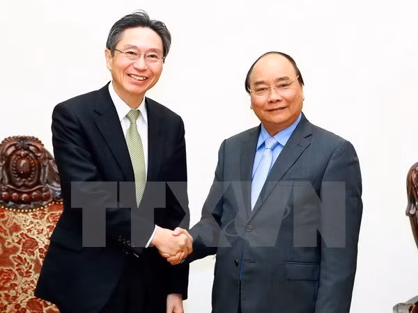 越南政府总理阮春福会见三菱东京日联银行总裁 ảnh 1
