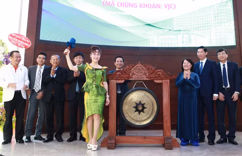 越捷航空挂牌上市 首日股价达到最高限价 ảnh 1 越捷航空挂牌上市 首日股价达到最高限价 ảnh 1