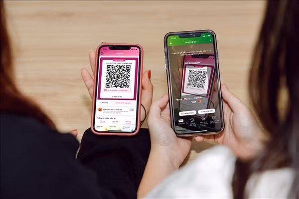 MoMo继续成为越南社交网上最受欢迎的电子支付公司 ảnh 1