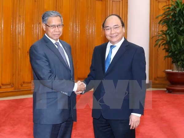 越南政府总理阮春福会见马来西亚国际贸易和工业部长 ảnh 1 越南政府总理阮春福会见马来西亚国际贸易和工业部长 ảnh 1