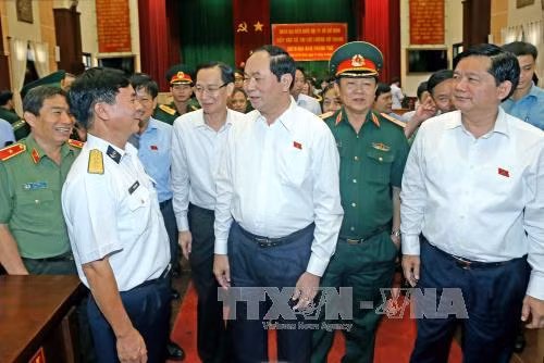 越南国家主席陈大光接触胡志明市武装力量选民 ảnh 1