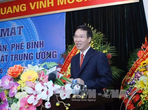 新一届越共中央文学艺术理论批评委员会领导班子正式亮相 ảnh 1