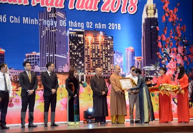 2018戊戌年海外侨胞迎春见面会吸引600名侨胞参加 ảnh 1
