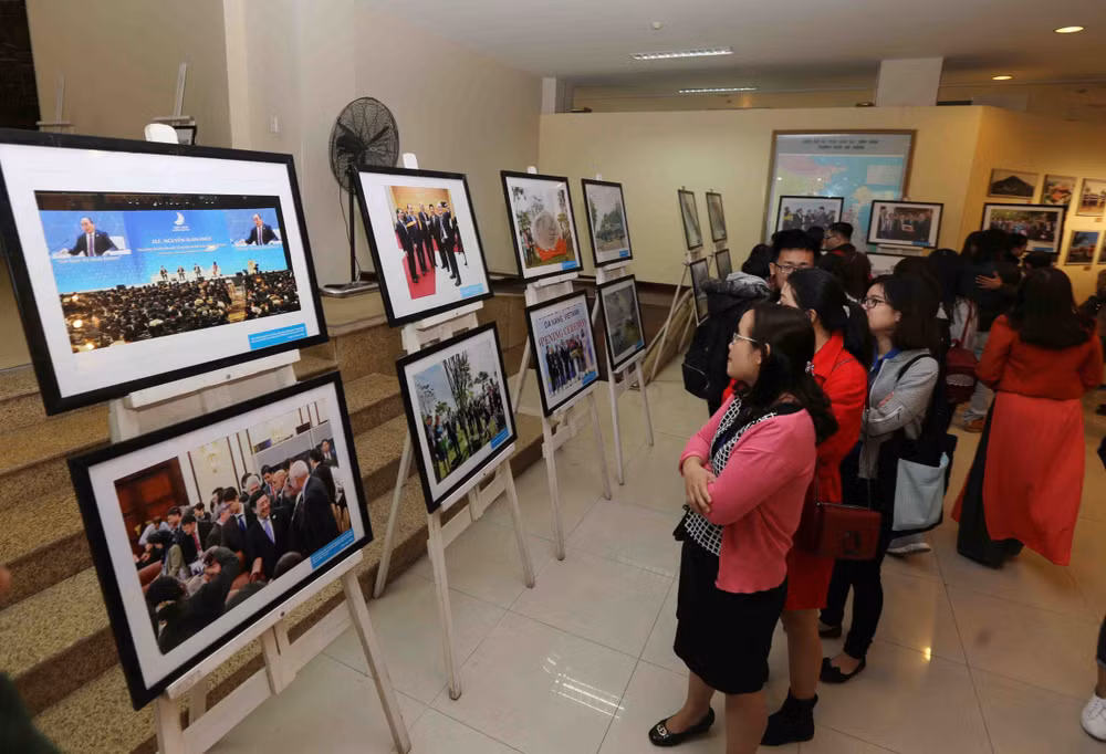 “2017年APEC会议和越南与岘港的烙印”图片展在岘港市举行 ảnh 2
