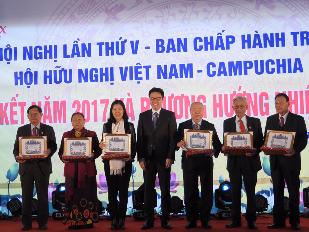 越南与柬埔寨培育团结友谊 ảnh 1