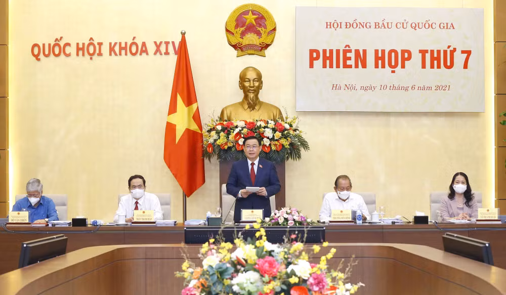 国会主席王廷惠主持召开国家选举委员会第七次会议 ảnh 1