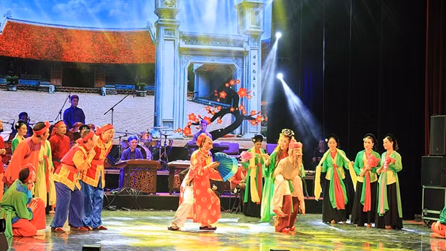 传统戏剧舞台如何吸引年轻观众“入戏” ảnh 1