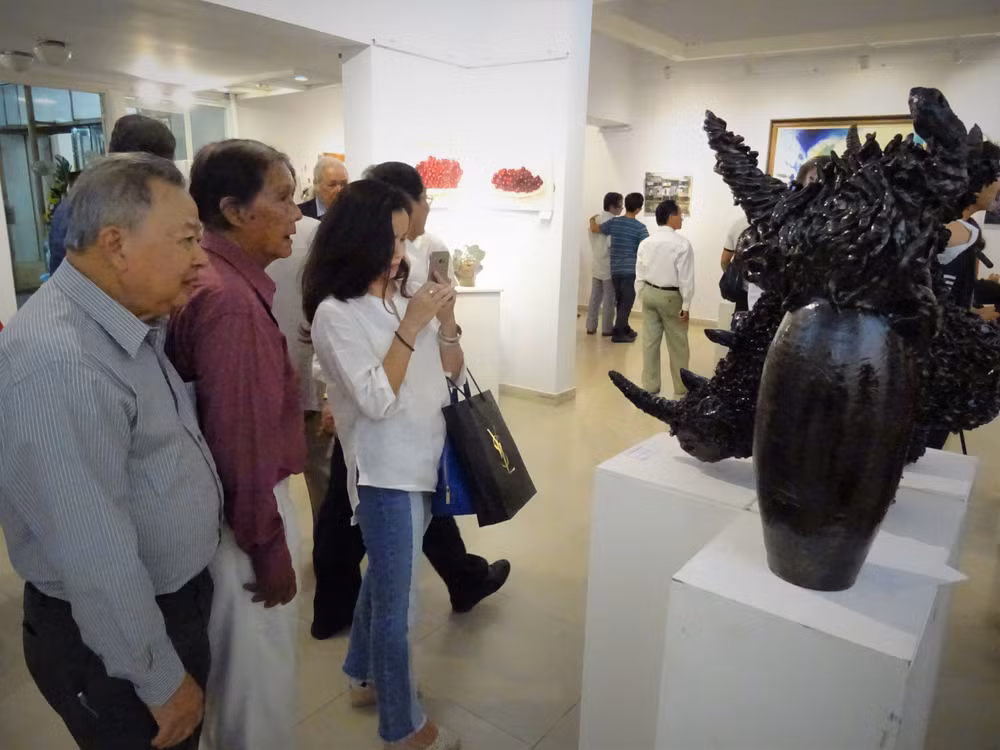 越法友好美术展在胡志明市举行 ảnh 1