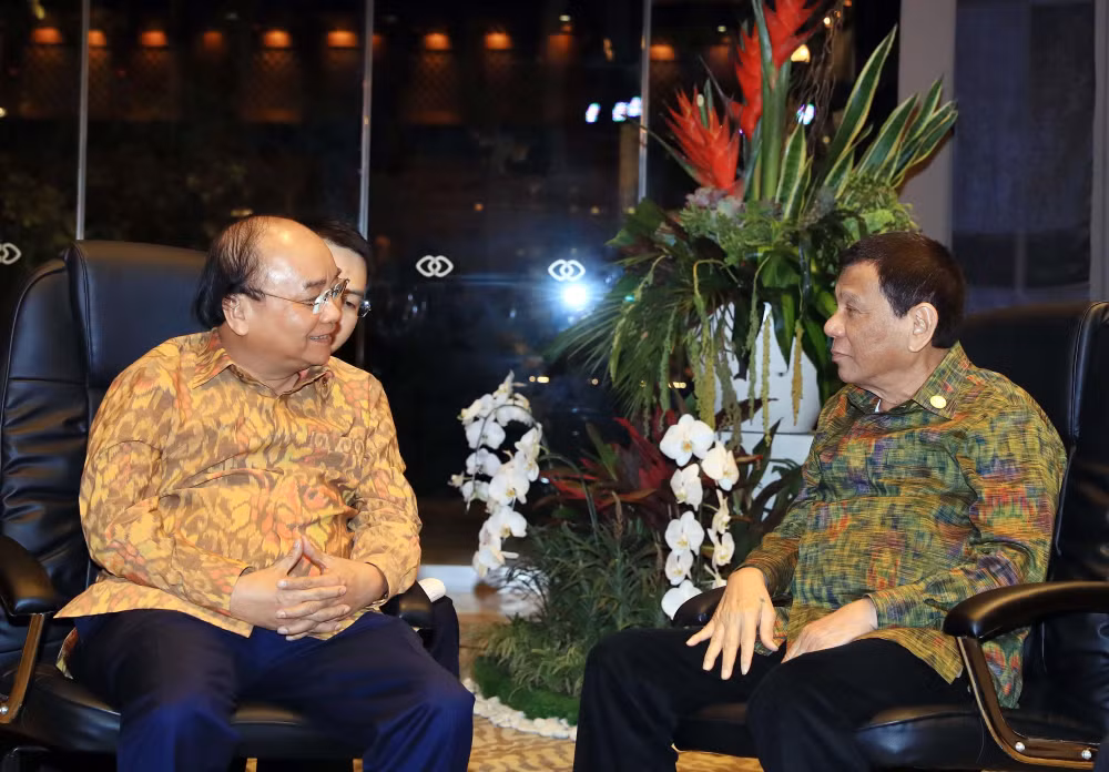 越南政府总理阮春福会见菲律宾总统杜特尔特 ảnh 1 越南政府总理阮春福会见菲律宾总统杜特尔特 ảnh 1