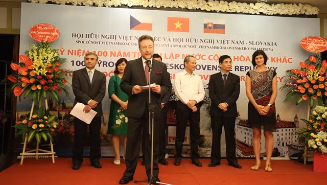 捷克共和国成立100周年纪念活动在河内举行 ảnh 1 捷克共和国成立100周年纪念活动在河内举行 ảnh 1