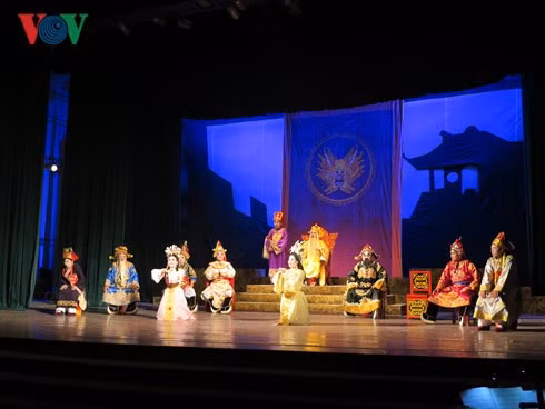 全国专业从剧、发牌唱曲及民间歌剧艺术节有助于弘扬民族传统艺术 ảnh 1