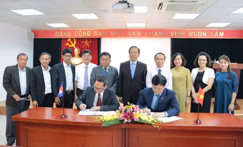 越南新闻工作者协会和柬埔寨记者协会加强交流 寻求合作机遇 ảnh 2 越南新闻工作者协会和柬埔寨记者协会加强交流 寻求合作机遇 ảnh 2