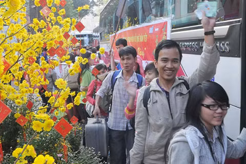 向工人赠送回乡车票 给他们带来一个温馨的春节 ảnh 1 向工人赠送回乡车票 给他们带来一个温馨的春节 ảnh 1