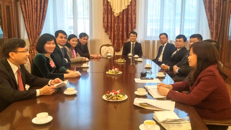 河内市代表团对俄罗斯和捷克共和国进行工作访问 ảnh 2