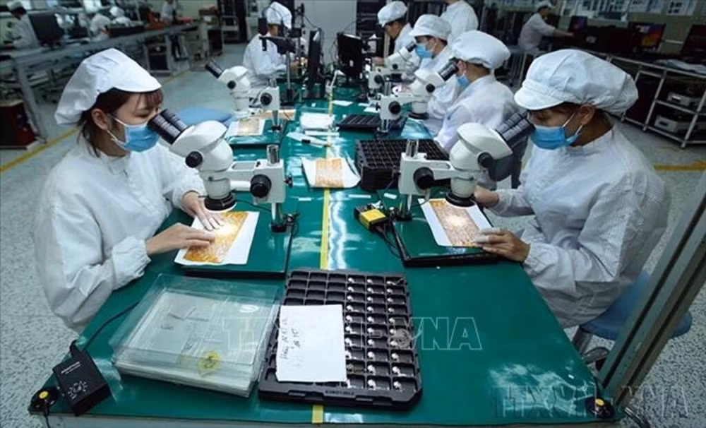 2023年预计越南对欧美市场贸易顺差达1250亿美元 ảnh 2