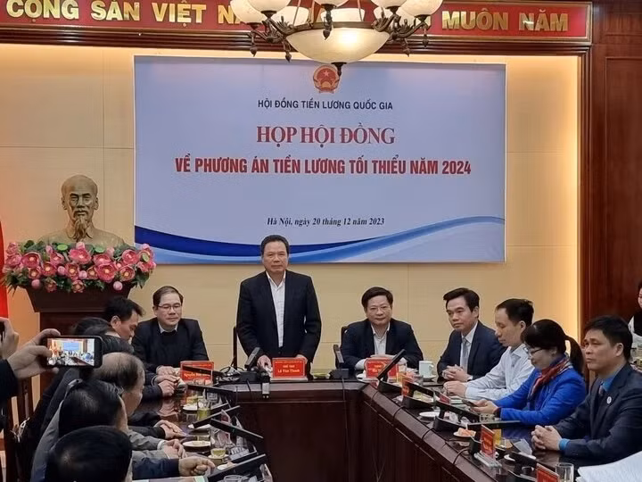 2024年7月1日越南地区最低工资标准可上调6% ảnh 1